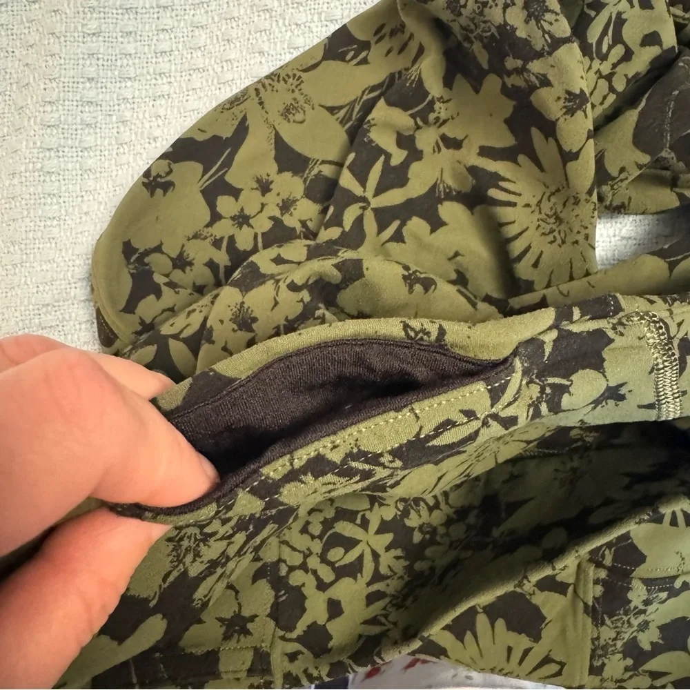 2/40 Lululemon All You Do Tight - Women’s 8 - Picture 7 of 11